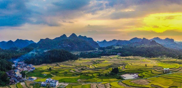 云南 弥勒&红河&建水 红砖城堡诗意田园